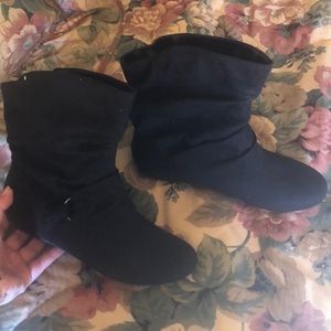 Size 8 black boots